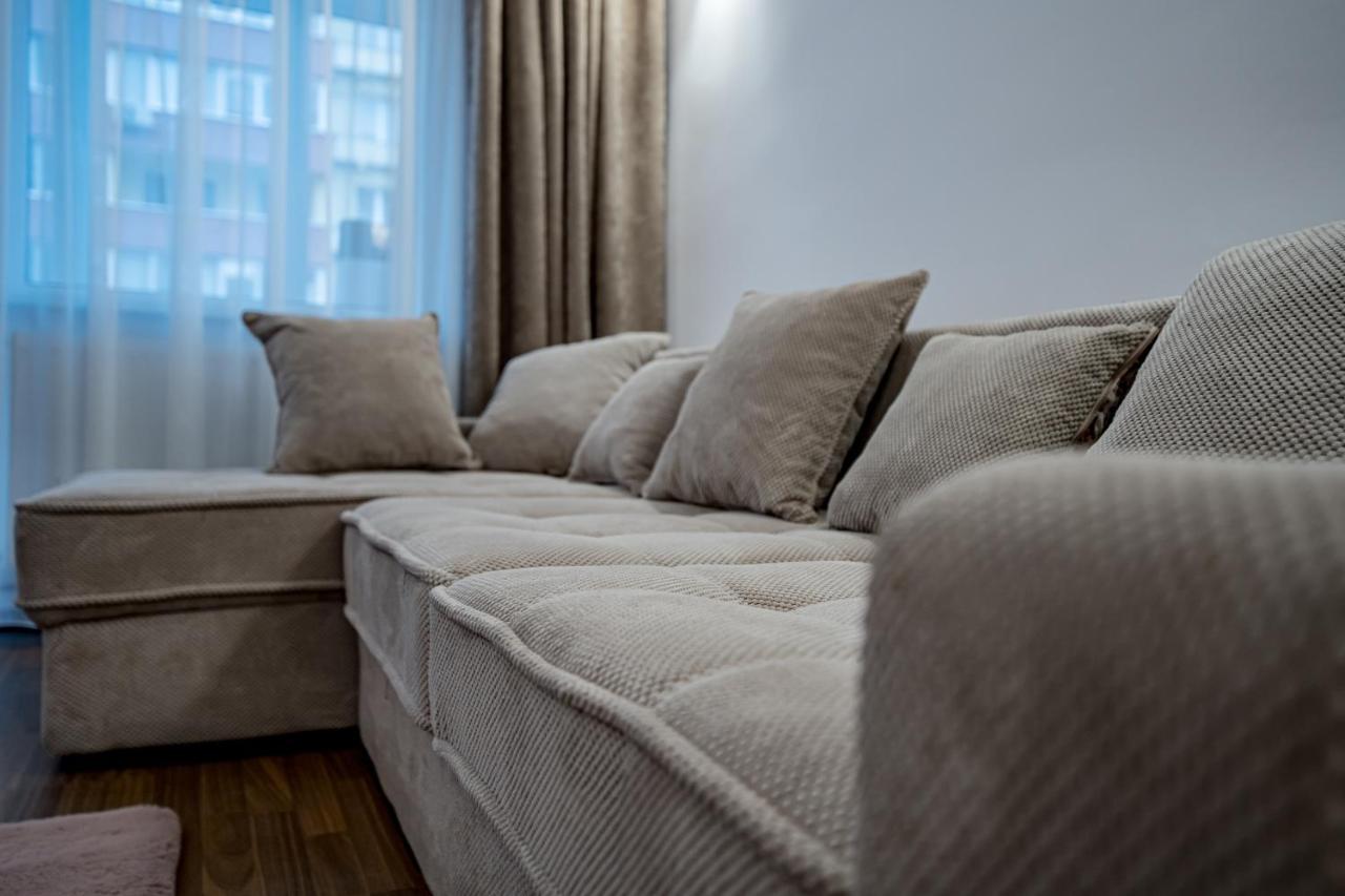 Apartament 3 Camere Royal Brassó Kültér fotó