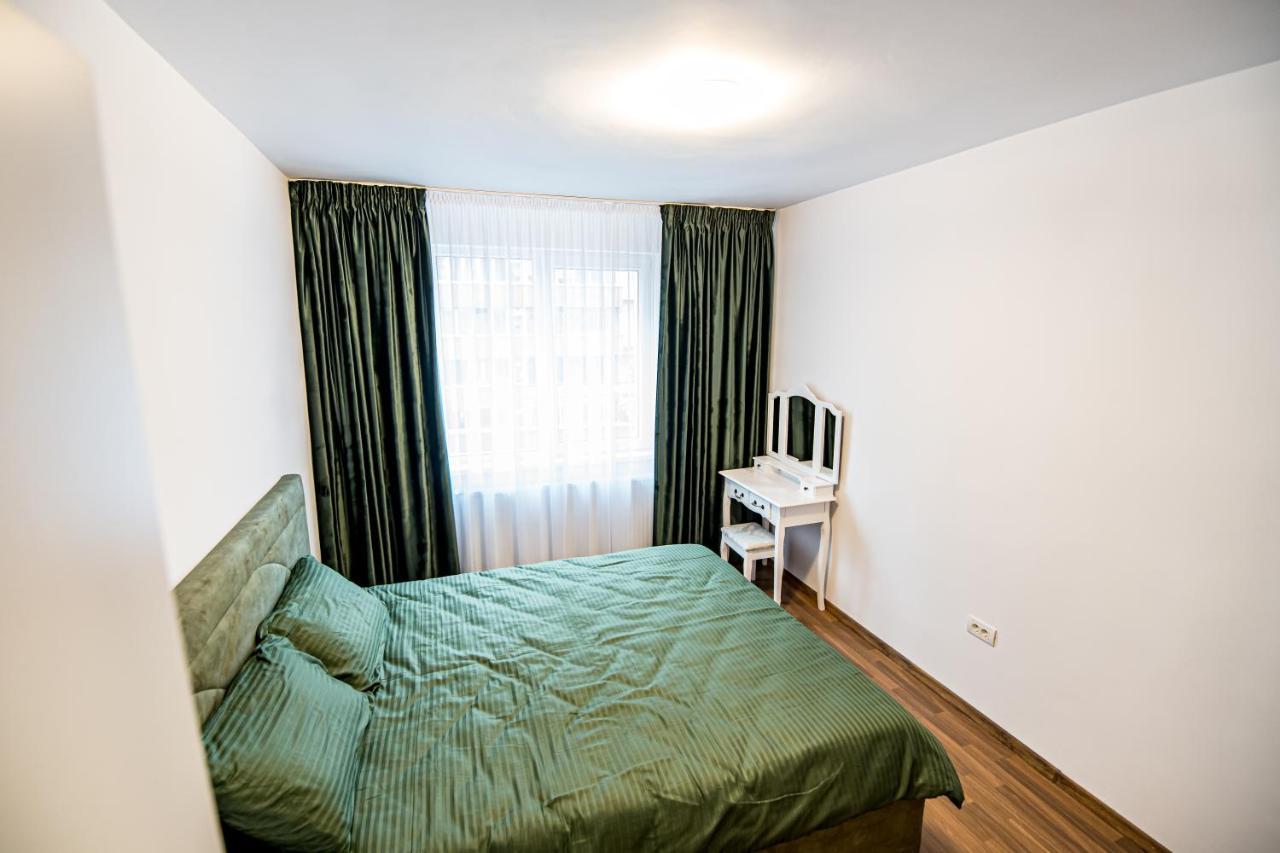 Apartament 3 Camere Royal Brassó Kültér fotó