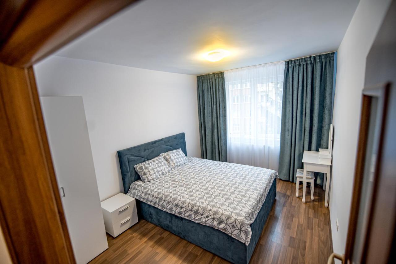 Apartament 3 Camere Royal Brassó Kültér fotó